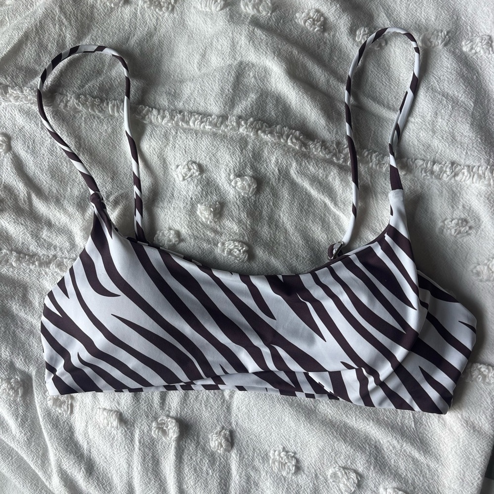 Stylish Zebra Print Bikini Top